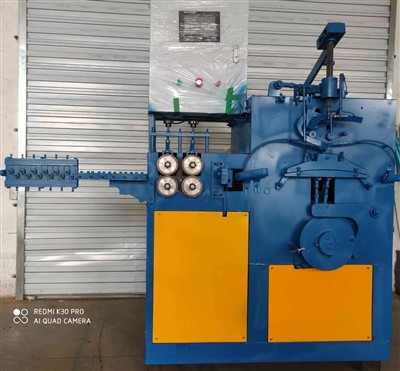 เครื่องขึ้นรูปไม้แขวน CNC